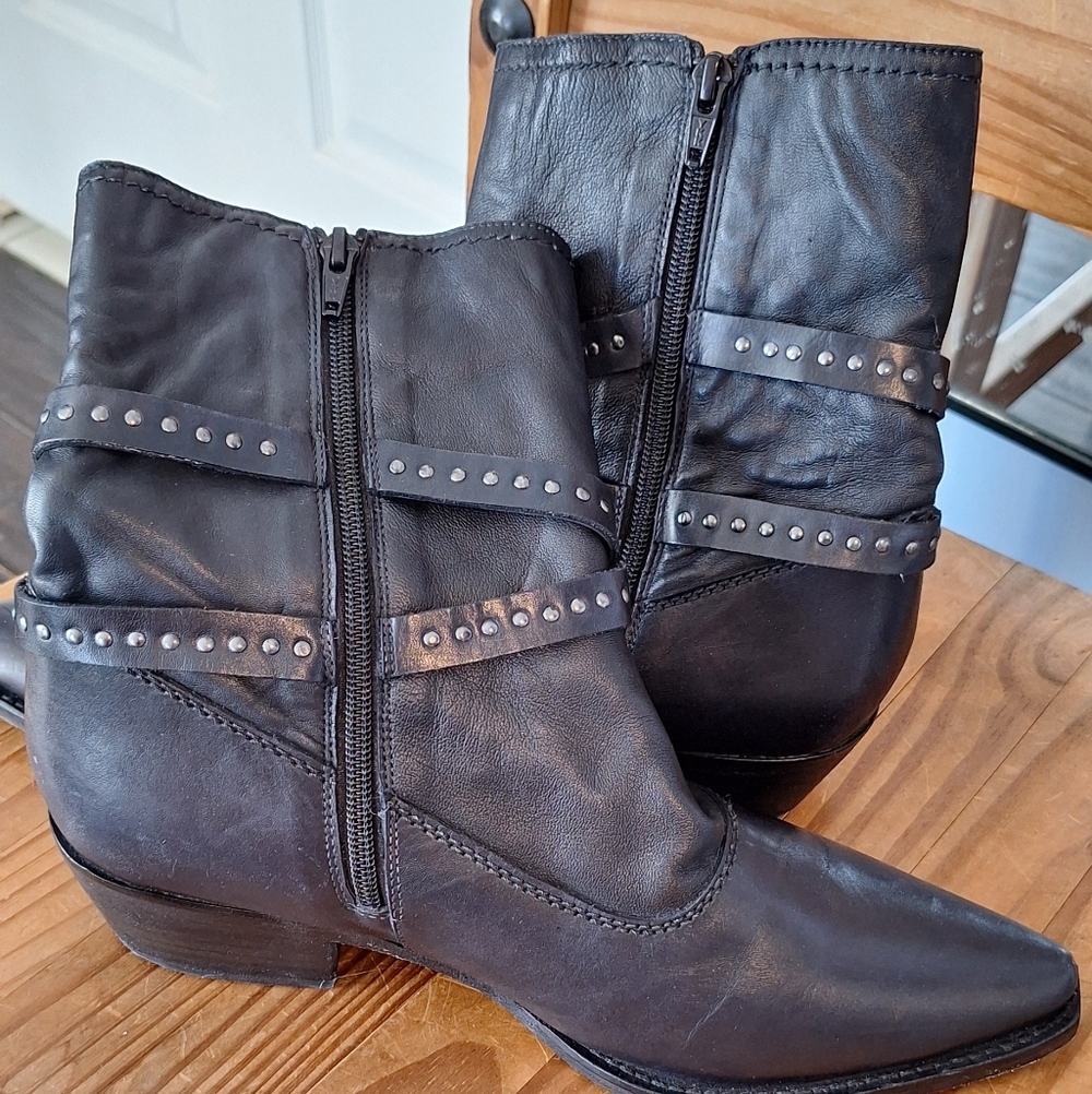 Vintage Foundry Black Leather Harness Boots Size 9 - Picture 6 of 8